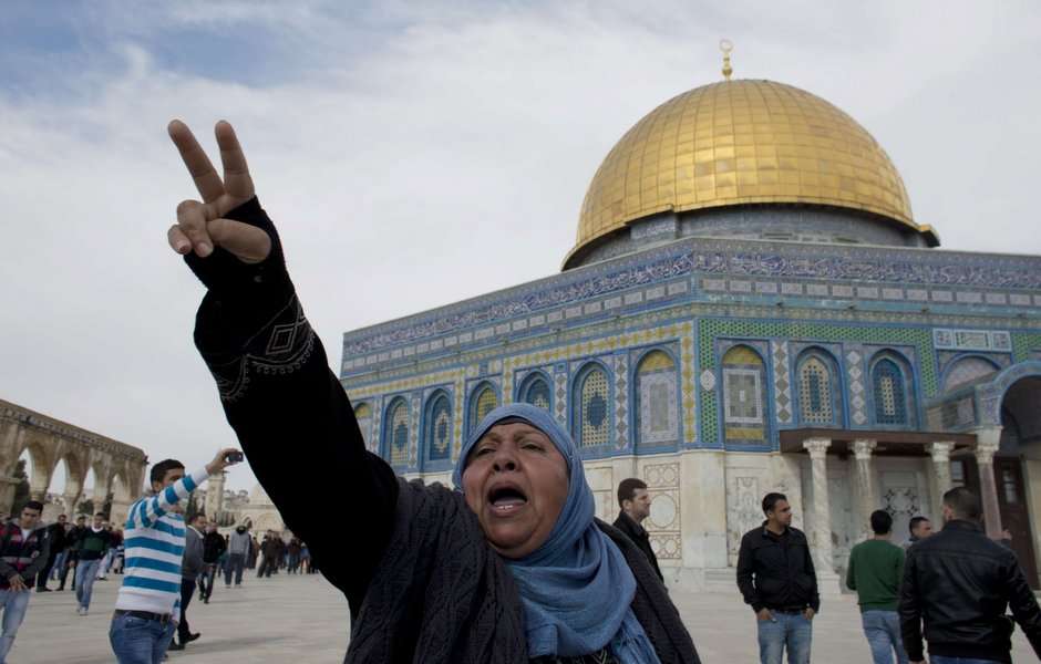 18 injured as Israeli forces raid Al-Aqsa after prayers