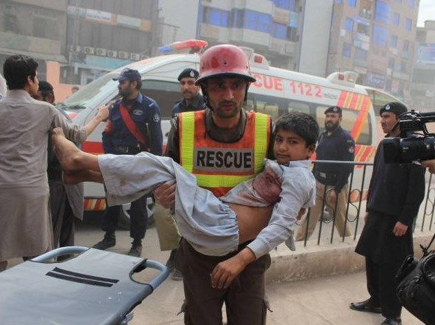 حداقل ۱۸ تن در دو مورد بمبگذاری در شھرھای مختلف پاکستان کشته شدند