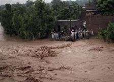 ڈی آئی خان، موسلادھار بارش اور پہاڑی پانی سے درجنوں مکانات زمین بوس