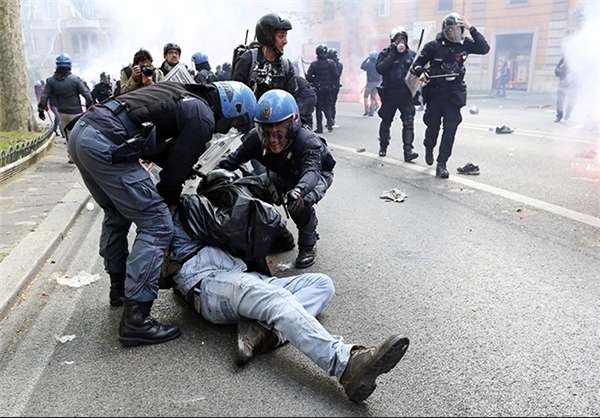 درگیری پلیس با معترضان در رم