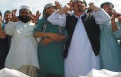 ٹانک، عابد شیر علی اور پرویز خٹک کی علامتی نماز جنازہ ادا کی گئی