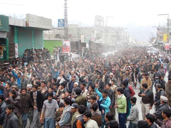 عوامی ایکشن کمیٹی کی کال پر یادگار شہداء اسکردو پر جاری دھرنے میں شگر اور روندو کے عوام کی شرکت