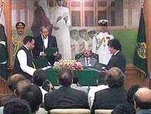 ایم کیو ایم سندھ حکومت کا حصہ بن گئی، 2 وزراء اور 2 مشیر حکومت کا حصہ بن گئے