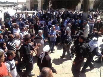 Officials: Israeli forces raid Aqsa, assault worshipers