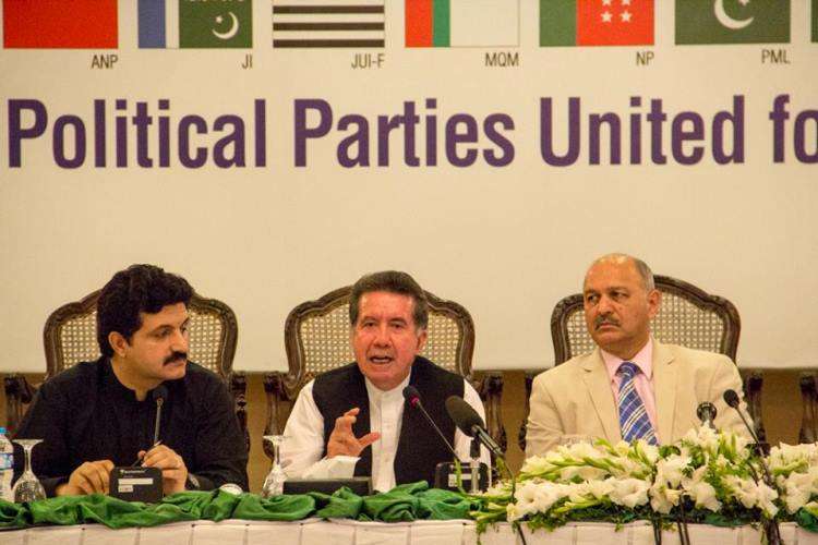 اسلام آباد میں دس سیاسی جماعتوں پر مشتمل فاٹا کمیٹی کے اجلاس کے مناظر