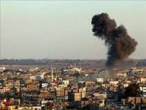 غزہ، اسرائیلی فوج کے فضائی حملے میں بچوں سمیت 12 فلسطینی زخمی