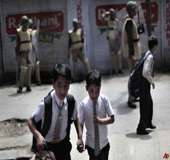 نوجوانوں کی گرفتاریوں کیخلاف مقبوضہ کشمیر میں پرتشدد احتجاج
