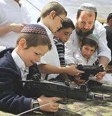آموزش نظامی کودکان صهیونیستی برای قتل عام عربها