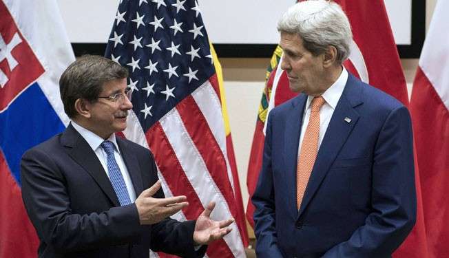 Ahmet Davutoglu dan John Kerry.jpg
