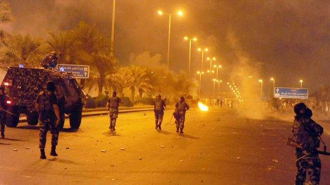 Kuwait police fire tear gas, stun grenades at protesters