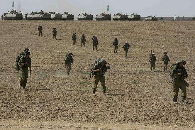 First Israeli Ground Incursion in Gaza Leaves 4 Soldiers Wounded
