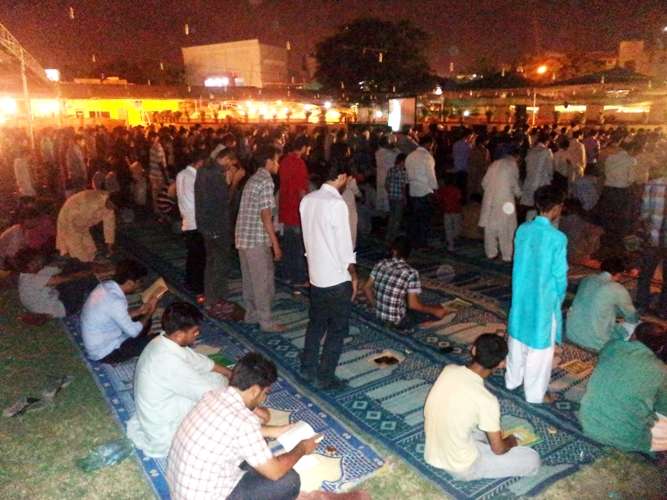 کراچی میں منعقدہ معرفت ثقلین سیمینار اور اجتماعی اعمال شب قدر کی تصویری جھلکیاں