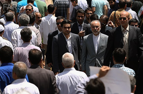علی اکبر صالحی رئیس سازمان انرژی اتمی ایران در راهپیمایی روز قدس