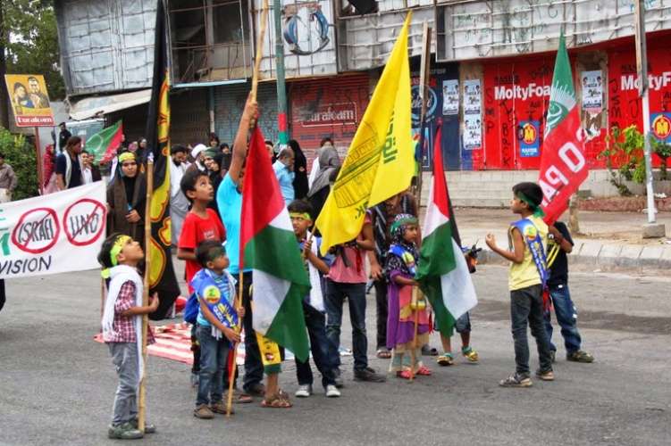 کراچی میں عظیم الشان مرکزی آزادی القدس ریلی میں شریک معصوم و کمسن بچے