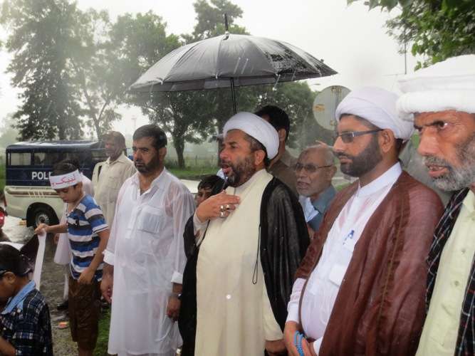 اسلام آباد میں موسلا دھار بارش کے دوران ایس یو سی شعبہ خواتین کی لبیک یا غزہ ریلی