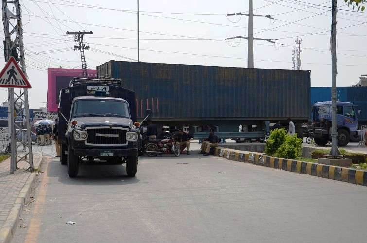 لاہور پولیس کیجانب سے منہاج القرآن سیکرٹریٹ کا محاصرہ