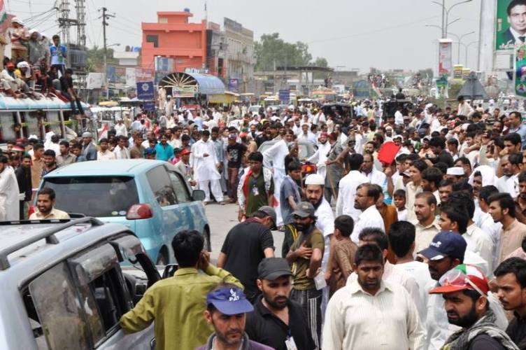 لاہور سے اسلام آباد پہنچنے والے انقلاب مارچ کی تصویری جھلکیاں