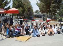 کوئٹہ،صحافیوں کا بلوچستان اسمبلی سے علامتی واک آؤٹ اور اسمبلی کے سامنے احتجاجی مظاہرہ