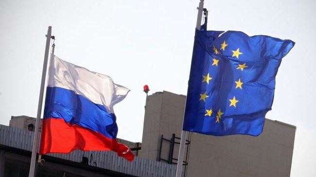 Anti-Russia sanctions are sure to backfire on Europe by further deepening the ongoing economic crisis in EU, a political analyst says.