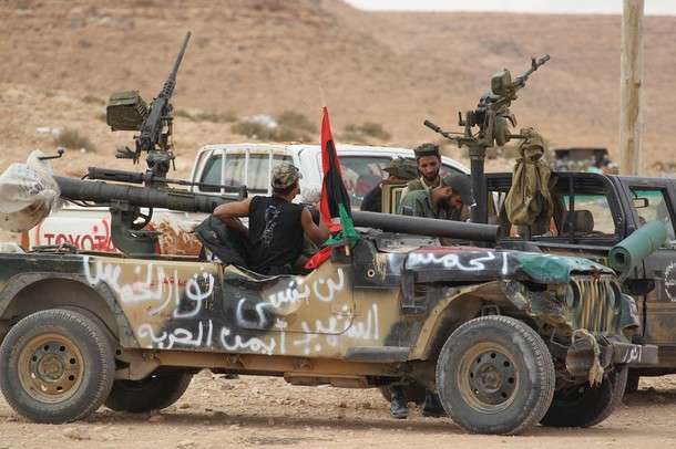مقتل 8 جنود باشتباكات مع قوات "مجلس شورى ثوار بنغازي"