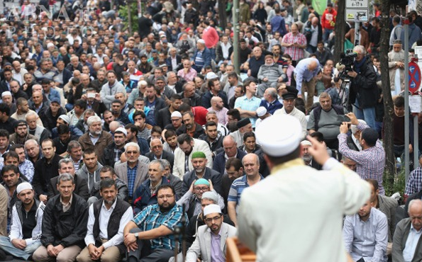 تجمع بزرگ مسلمانان آلمان در اعتراض به جنایات داعش