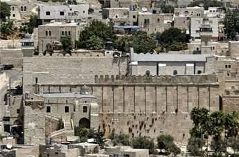Israel bans Muslims from Ibrahimi Mosque