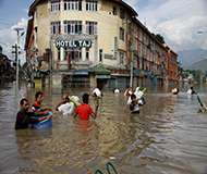 تباہ کن سیلاب کے نتیجے میں شہر سرینگر میں ڈیڑھ ہزار رہائشی مکانوں کو نقصان پہنچا ہے
