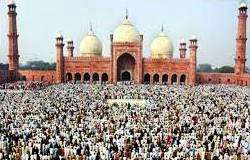 لاہور میں عید الاضحیٰ کی نماز سخت سکیورٹی میں ادا کی گئی