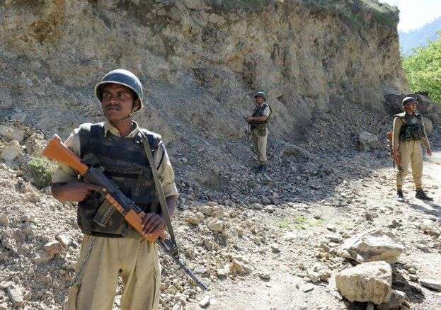 Hundreds Flee Homes in Deadly Indian-Pakistan Border Firing