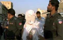 کراچی، ایم کیو ایم کے مرکز 90 کے قریب وڈیو بناتے ہوئے مشکوک شخص گرفتار