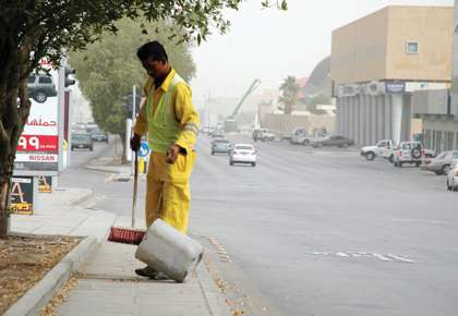 أرواح السعوديين لعبة في يد عامل نظافة