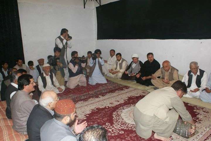 کوئٹہ، وزیراعلٰی بلوچستان کی وفد کے ہمراہ فاتحہ خوانی کیلئے امام بارگاہ ولی عصر آمد