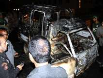 کراچی میں امام بارگاہ مدینۃ العلم کے قریب یولیس موبائل پر دستی بم حملہ، 2 اہلکار زخمی