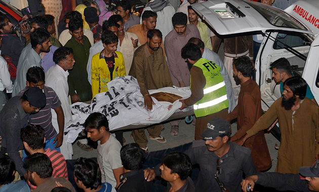 ۵۵ تن در حمله ای انتحاری در مرز پاکستان و ھند کشته شدند