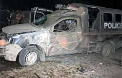کراچی میں پولیس موبائل پر دستی بم حملہ، 2 اہلکار جاں بحق