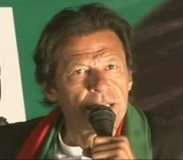 جمہوریت کے استحکام کیلئے پاکستان میں صاف اور شفاف انتخابات ضروری ہیں، عمران خان