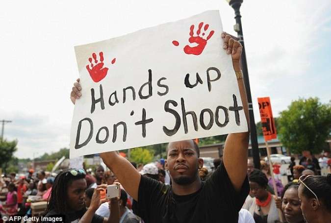 پولیس کے ہاتھوں سیاہ فام نوجوانوں کی ہلاکتوں کیخلاف امریکہ بھر میں مظاہرے جاری