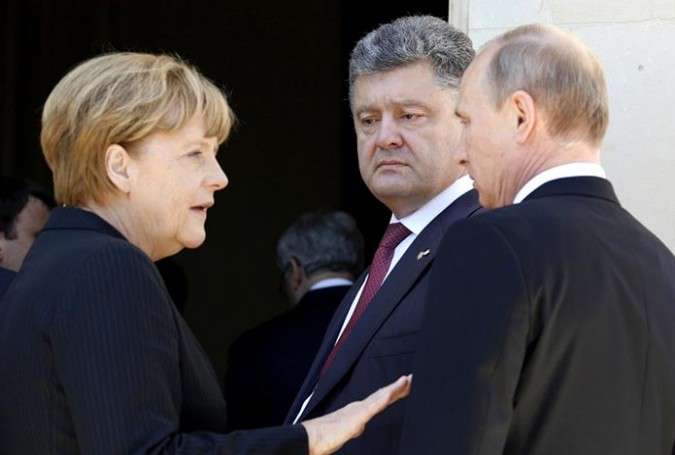 Putin Merkel, Olland və Poroşenko ilə Ukraynadakı vəziyyəti müzakirə edib