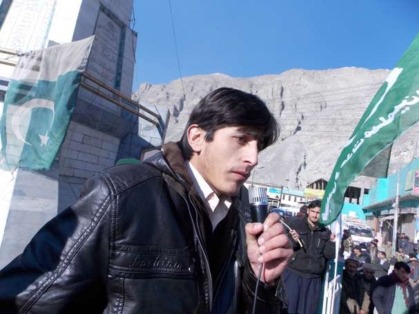 اسکردو، سانحہ پشاور کیخلاف ایم ڈبلیو ایم اور آئی ایس او کے زیراہتمام منعقدہ احتجاجی جلسہ سے طاہر موسوی کا خطاب