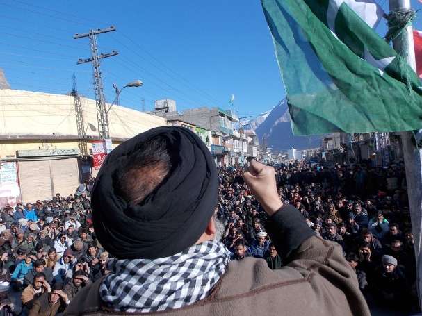 اسکردو، سانحہ پشاور کیخلاف ایم ڈبلیو ایم اور آئی ایس او کے زیراہتمام منعقدہ احتجاجی جلسہ سے آغا علی رضوی خطاب کرتے ہوئے
