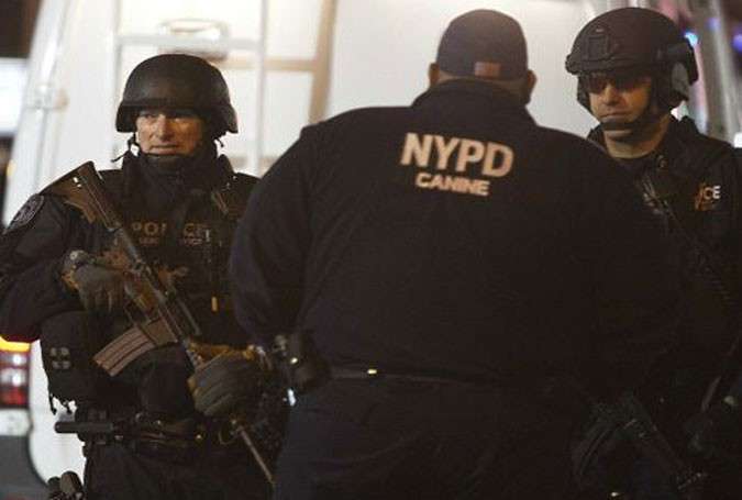 نیویارک، دو پولیس اہلکاروں کو ہلاک کرنے کے بعد سیاہ فام حملہ آور کی خودکشی