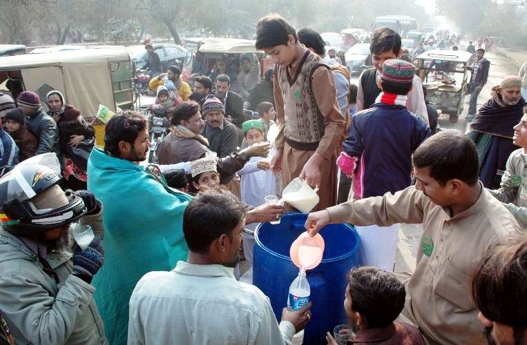 لاہور میں عید ملادالنبی کا جلوس اور مقدس مقامات کے ماڈلز