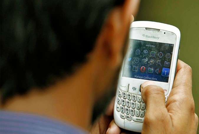سندھ کے تمام اسکولوں میں موبائل فون کے استعمال پر فوری پابندی عائد