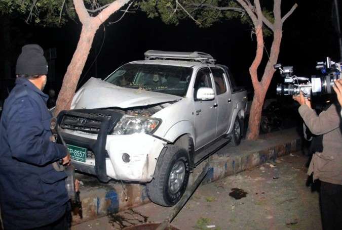 کراچی میں دہشتگردوں کی فائرنگ سے 2 اعلیٰ سرکاری افسر جاں بحق