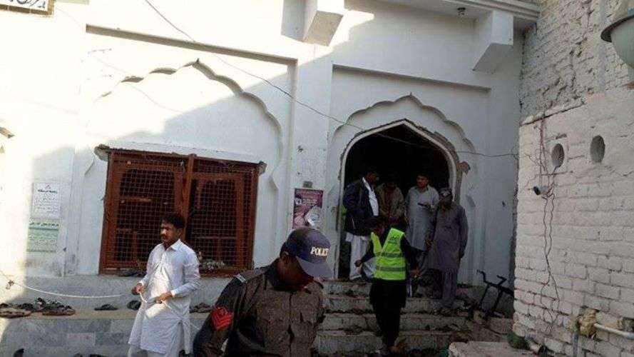 شکارپور، مسجد و امام بارگاہ کربلا معلیٰ میں دھماکے کے بعد کے مناظر
