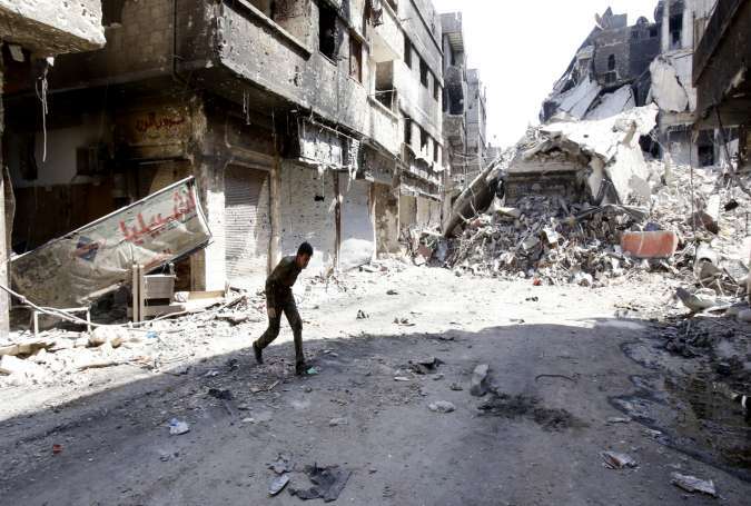 PLO official to hold talks with Syria on Yarmouk relief