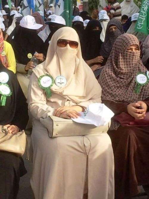 کراچی، شارع پاکستان پر جماعت اسلامی خواتین کے جلسہ عام کی تصویری جھلکیاں