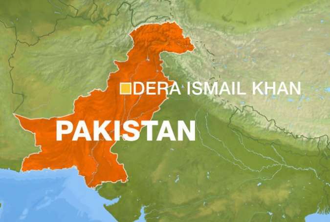 ڈیرہ اسماعیل خان میں سکیورٹی فورسز کی گاڑی بم حملے میں تباہ