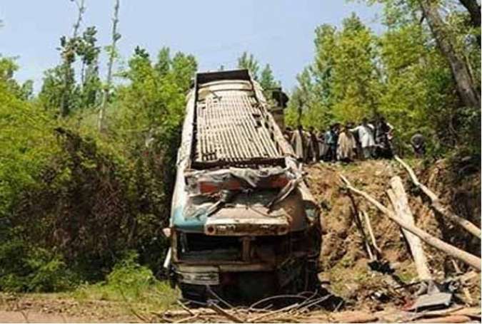 مقبوضہ کشمیر، مسافر بس کھائی میں گرنے سے 25 افراد ہلاک