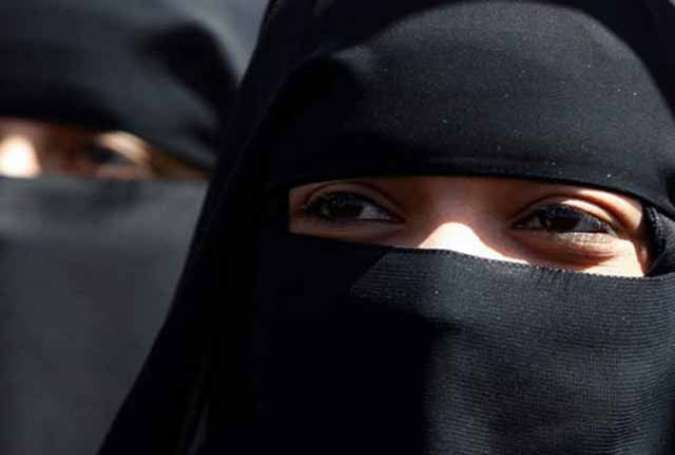 اسلام فوبیا، ہالینڈ کی کابینہ نے عوامی مقامات پر نقاب پر پابندی لگانے کی منظوری دے دی